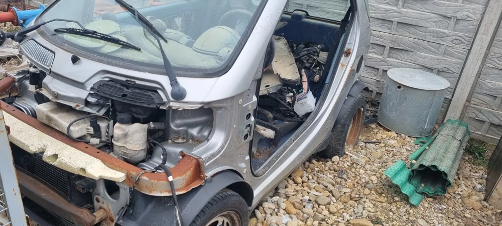 Dezmembrez smart fortwo cabreo bezina turbo 600 din 2005