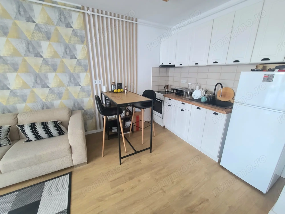 Vand 1 cam Tudor bloc nou