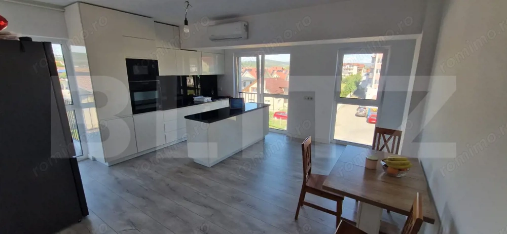 Apartament cu 3 camere, 66 mp, etajul 2, 2 bai, zona Calea Moldovei