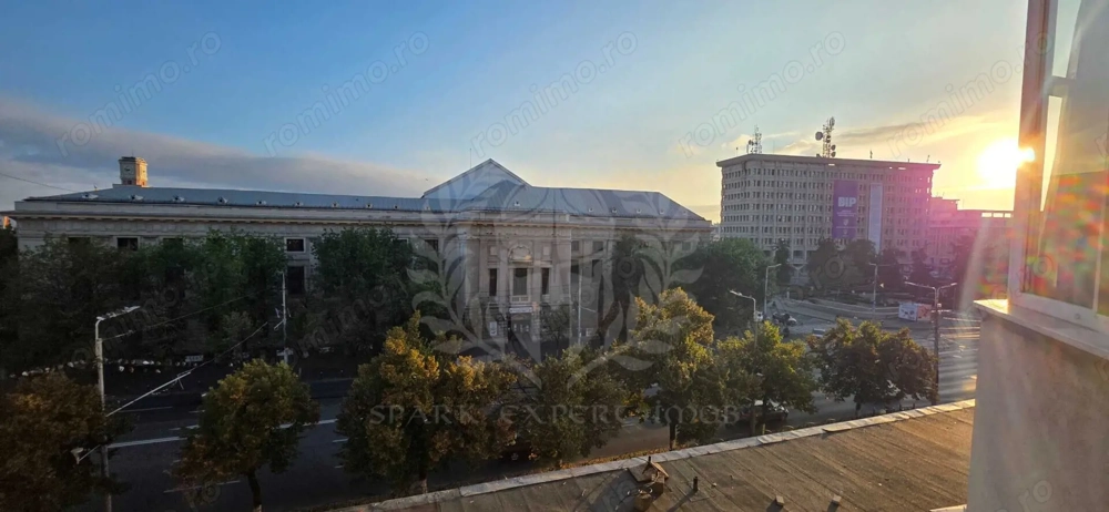 //3 CAMERE// ULTRACENTRAL// //3 CAMERE// ULTRACENTRAL//