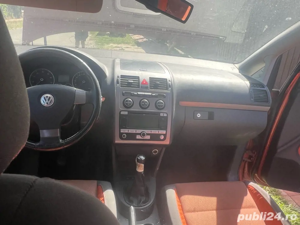 dezmembrez cross touran 