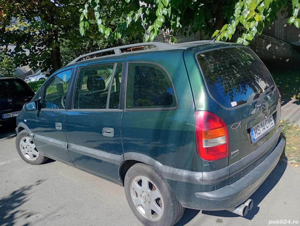 vând Opel Zafira 2000 diesel.