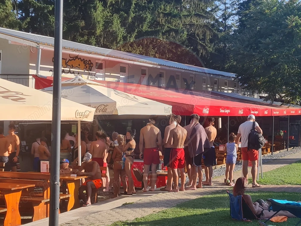 Terasa de vanzare pe strandul Neptun