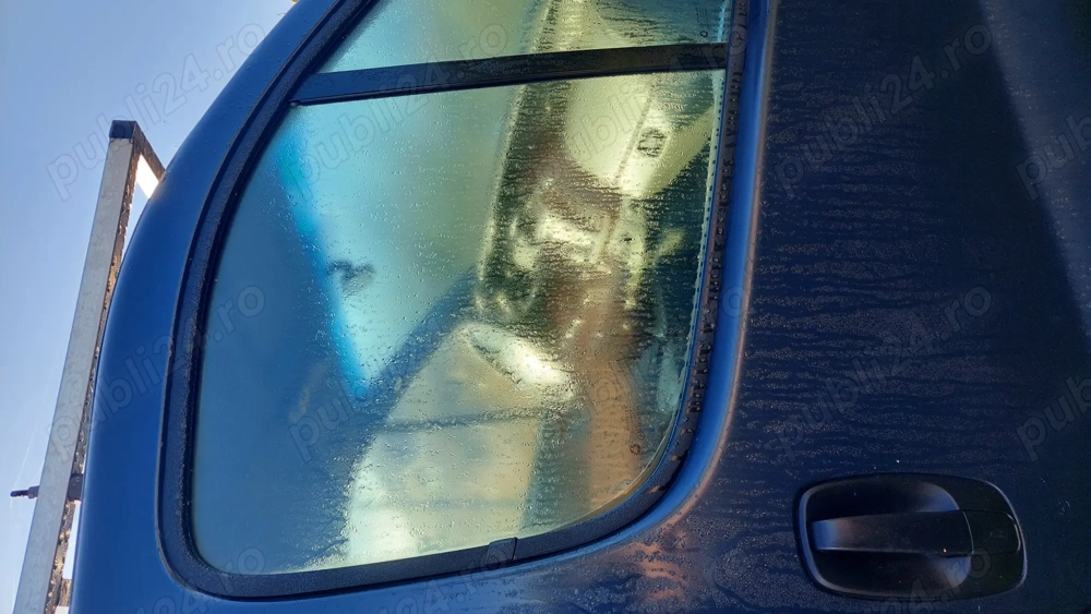 Urgent Opel vivaro tdi 1900cmc autoutilitara totul la zi are motoru defect