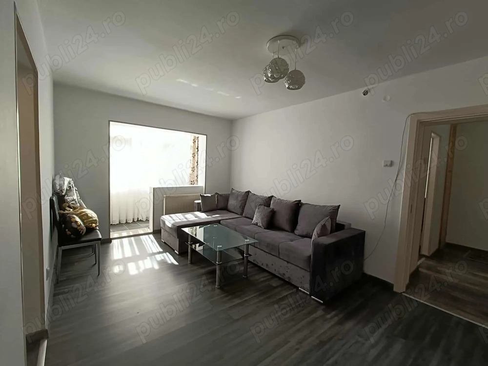 Apart.3 cam.zona Traian Garii !!!