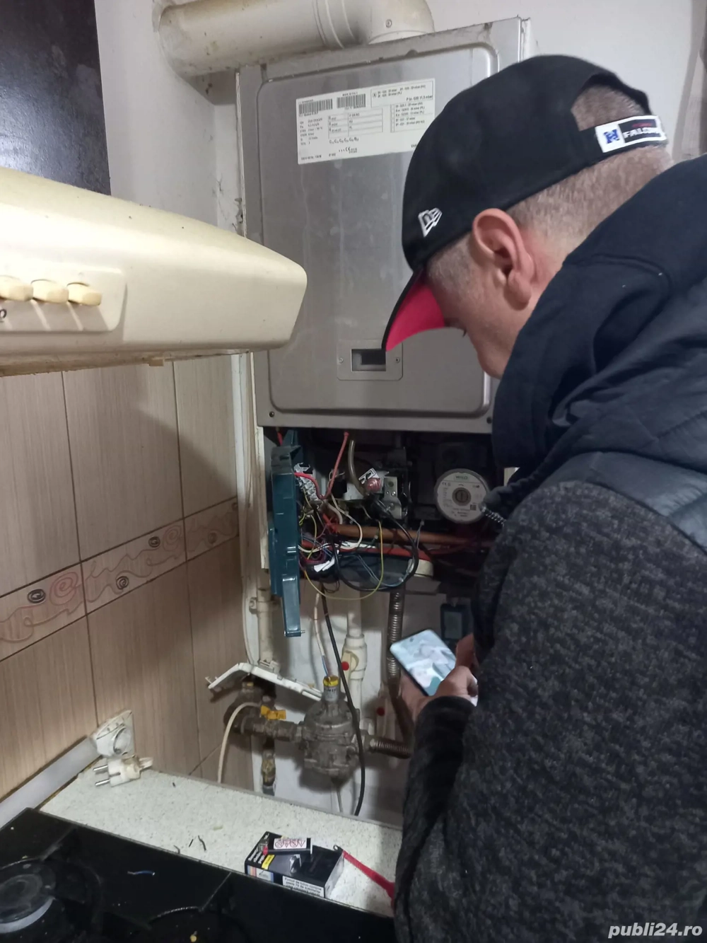 Efectuez lucrări de instalații electrice și sanitare 