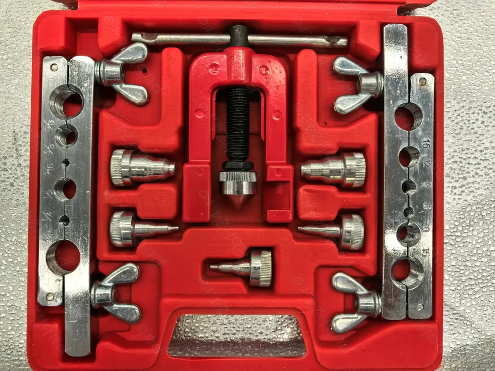 Trusa prelucrat tevi frana 9 piese universala 149 lei