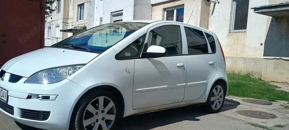 Vând Mitsubishi Colt, an de fabricație 2007.