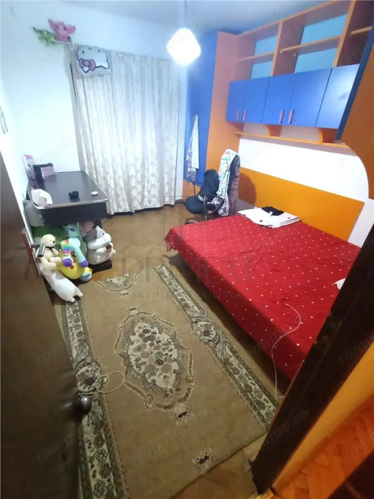 SAGULUI - ETAJ 1 - DECOMANDAT - 4 CAMERE - 2 BAI - 2 BALCOANE - CENTRALA PROPRIE - CLIMA