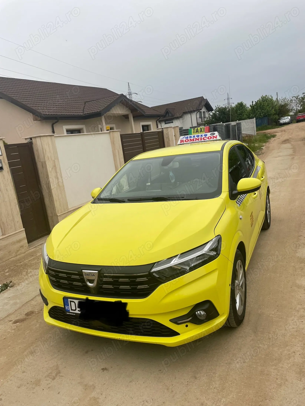 Logan 2021 echipat taxi cu loc 