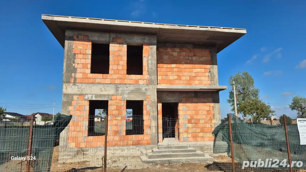 Vand casa la rosu cu placa beton peste etaj, la iesire din Berceni - intrare Vidra - Dealu Verde Vand casa la rosu cu placa beton peste etaj, la iesire din Berceni - intrare Vidra - Dealu Verde