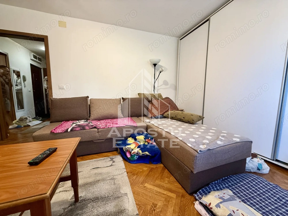 Apartament cu 3 camere, etajul 1, centrala proprie, zona Soarelui