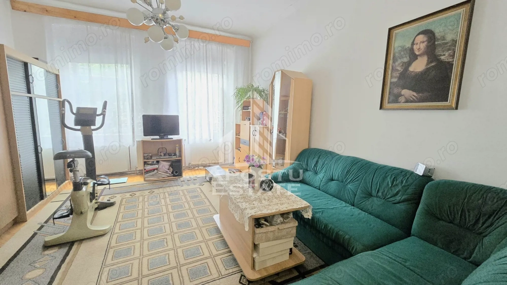 Casa de vanzare, 7 camere si 4 bai, centrala proprie, zona Odobescu