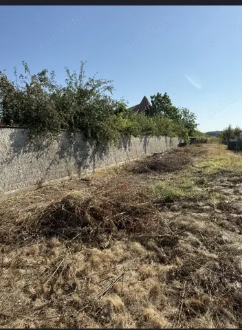 Teren de vanzare in Potigrafu, deschidere 9ml, 2500mp, 40.000euro