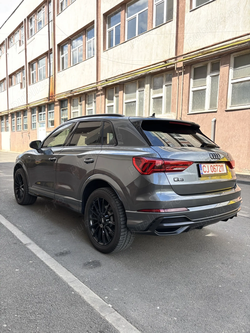 Vând Audi Q3 2021 S line 