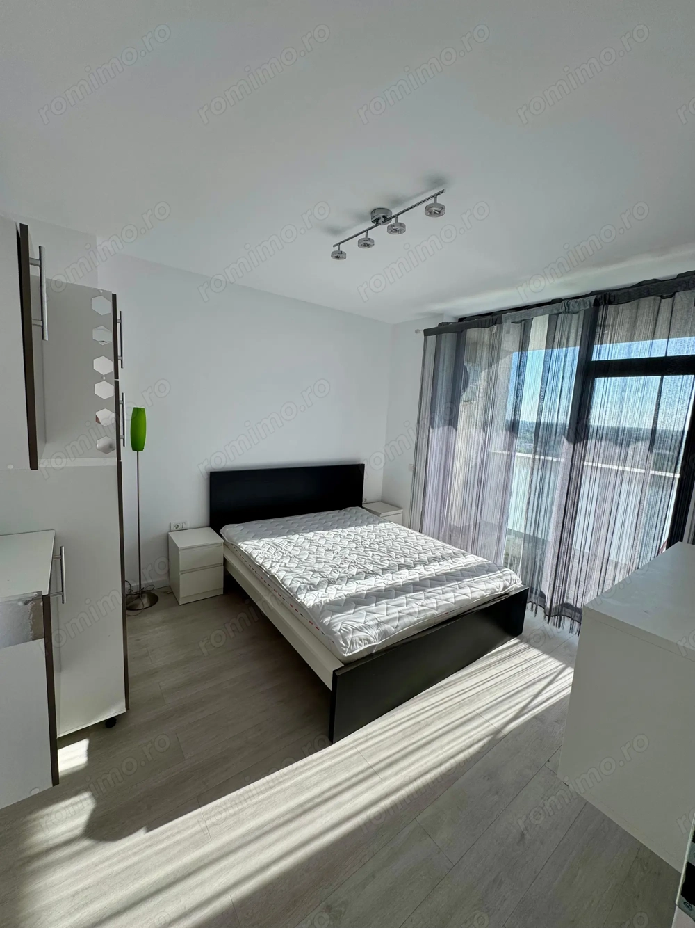 Închiriez apartament 2 camere, XCity Towers, etaj 11, direct proprietar, comision ZERO