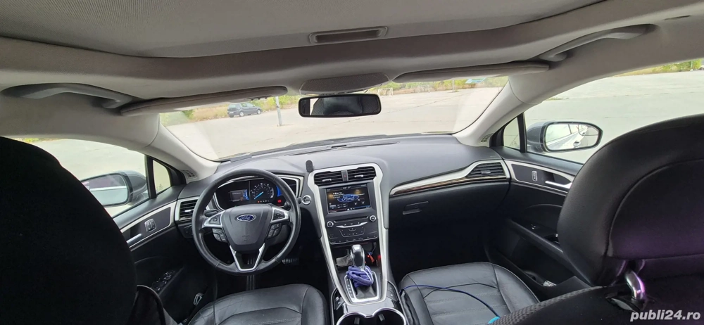 Se vinde Ford Fusion hibrid plug-in