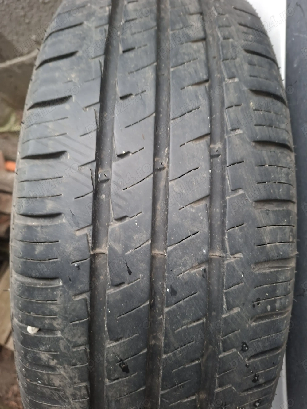 Vând cauciuc Hankook 215 65 16 C, stare excelenta