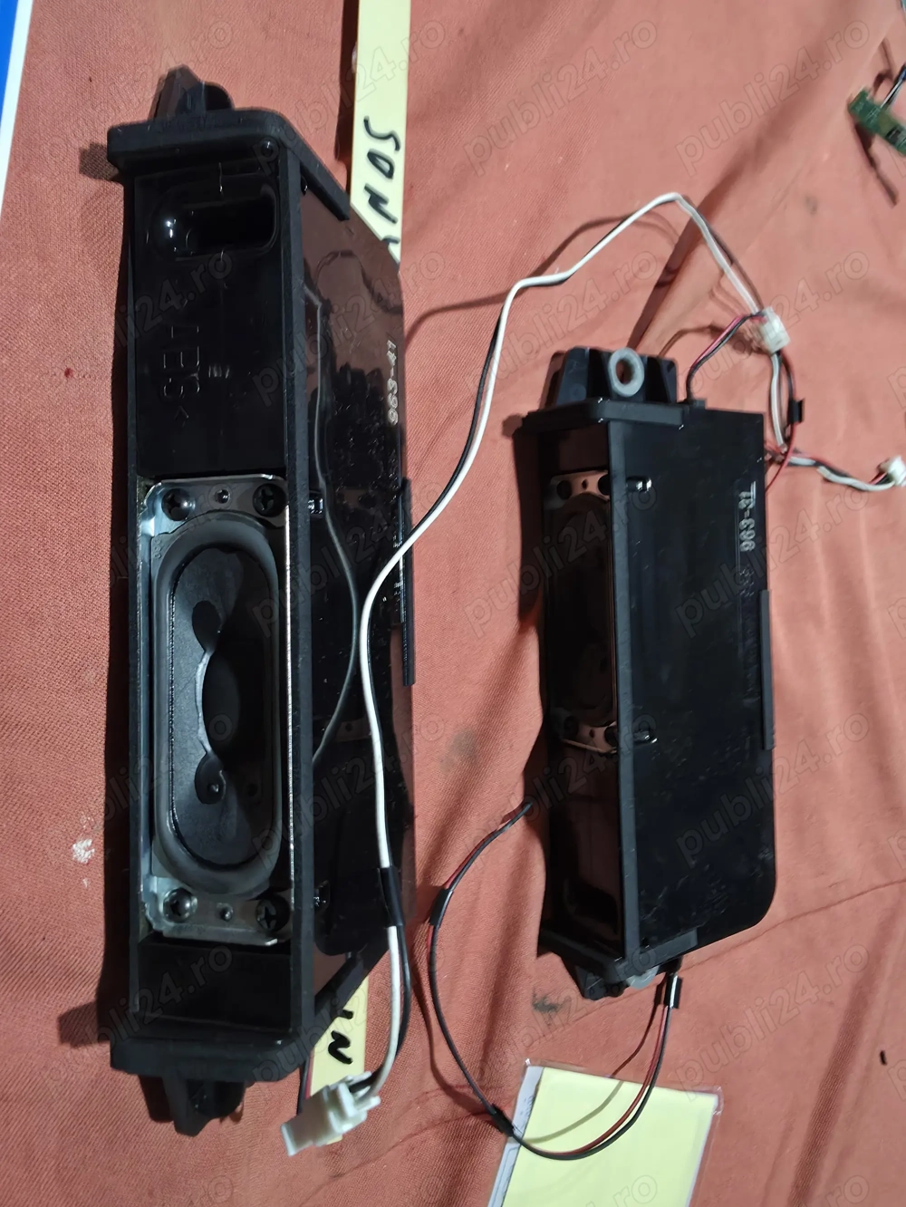 set 2 difuzoare 1-858-963-31 de pe tv KDL-40w605b