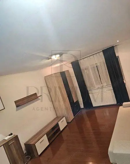 Girocului - 2 Camere - 2 Balcoane - Decomandat - Centrala termica proprie - Etaj 1