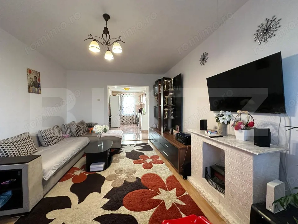 Apartament cu 3 camere decomandat, balcon, loc de parcare–zona Ampoi