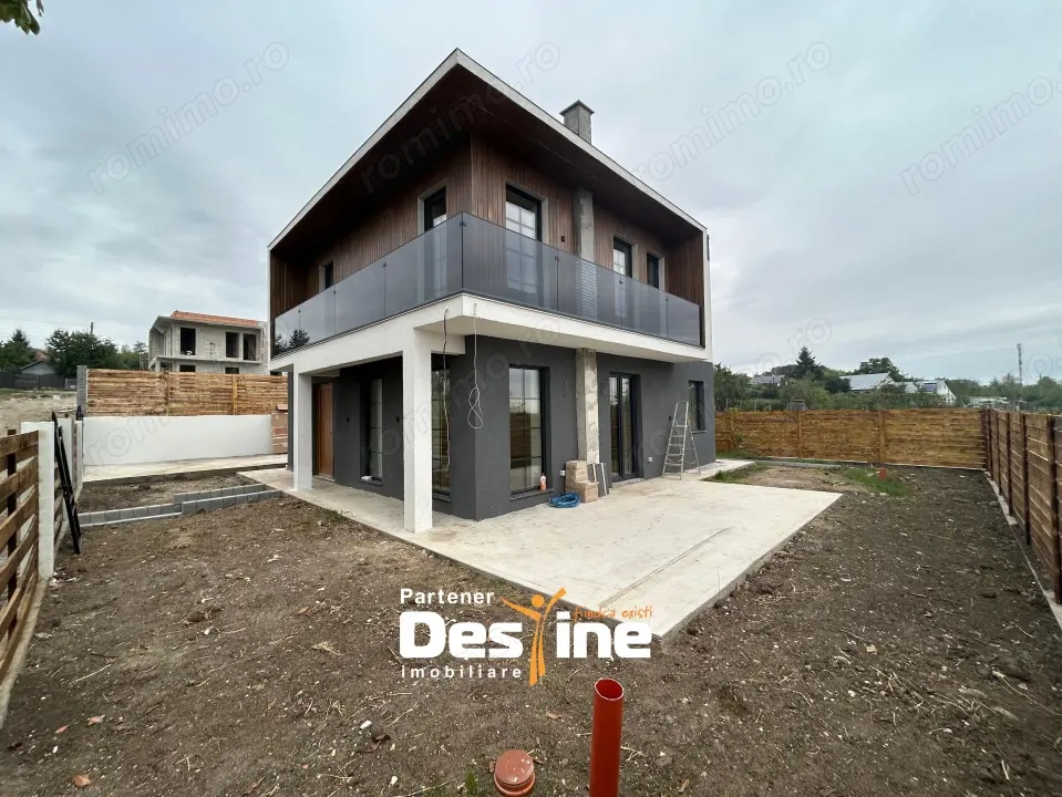 Casa individuala 120mp Teren 360mp Loc parcare terasa si curte generoasa Rediu