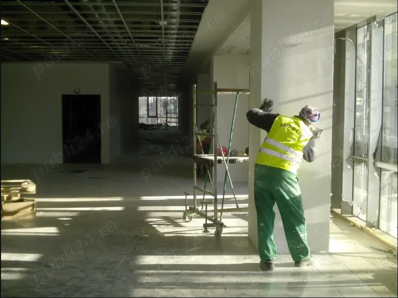 Angajăm muncitori pentru construcții și finisaje interioare exterioare