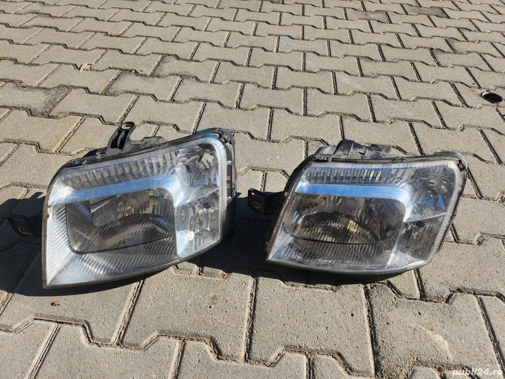 Vand 2 faruri fiat panda 2010