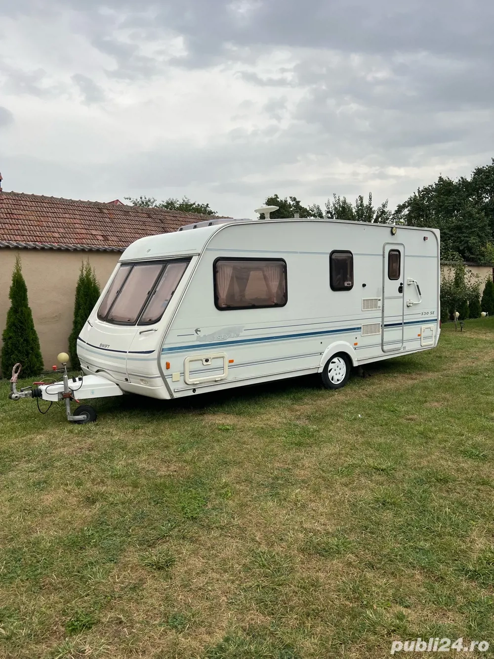 Rulota inmatriculata 4 5 pers impecabila 