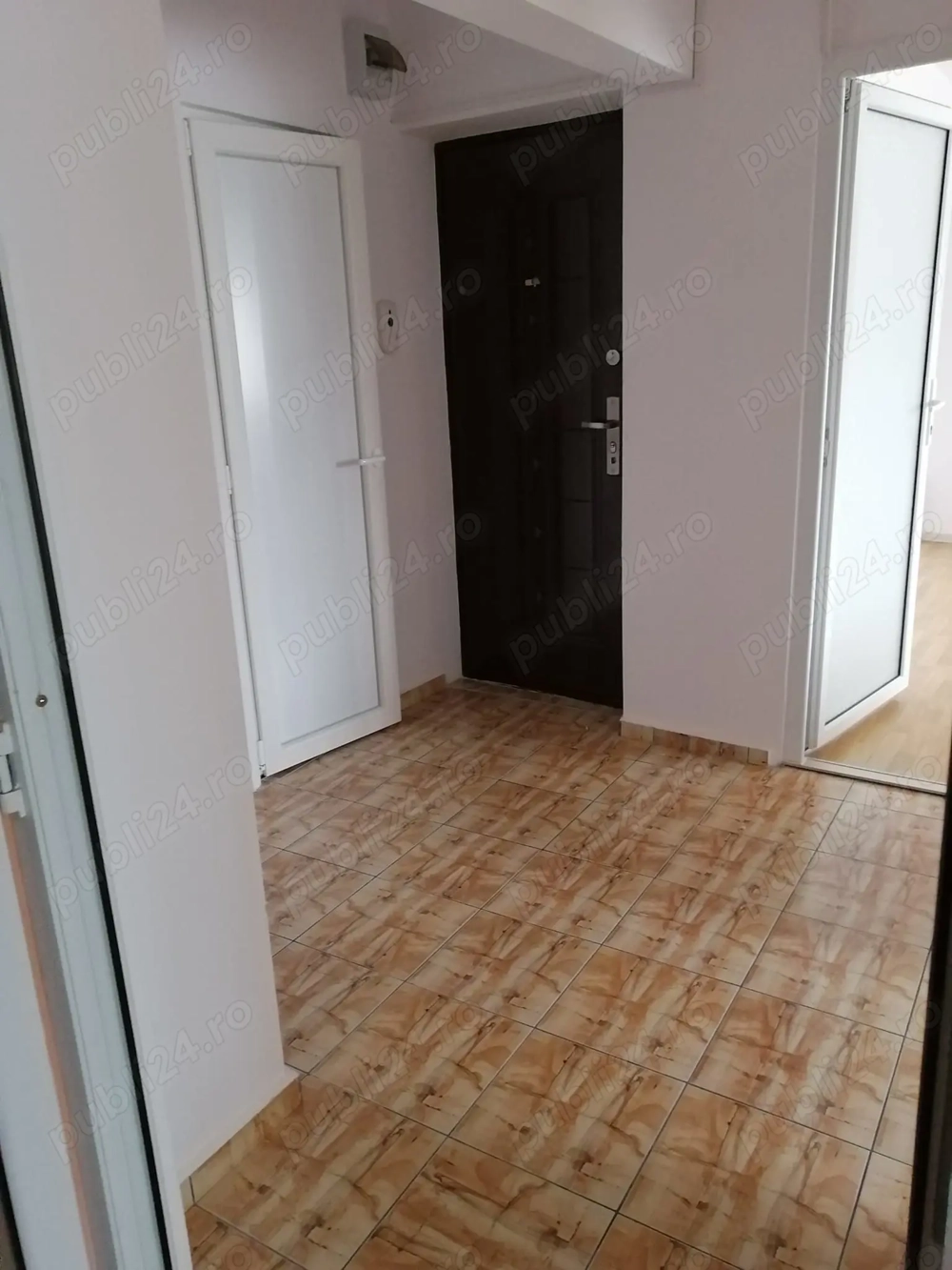  Vand apartament cu 2 decomandate