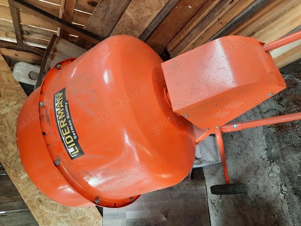 Betoniera Liderman LD180,1100W, 180L, transmisie directă cu reductor, motor bobinaj cupru. 