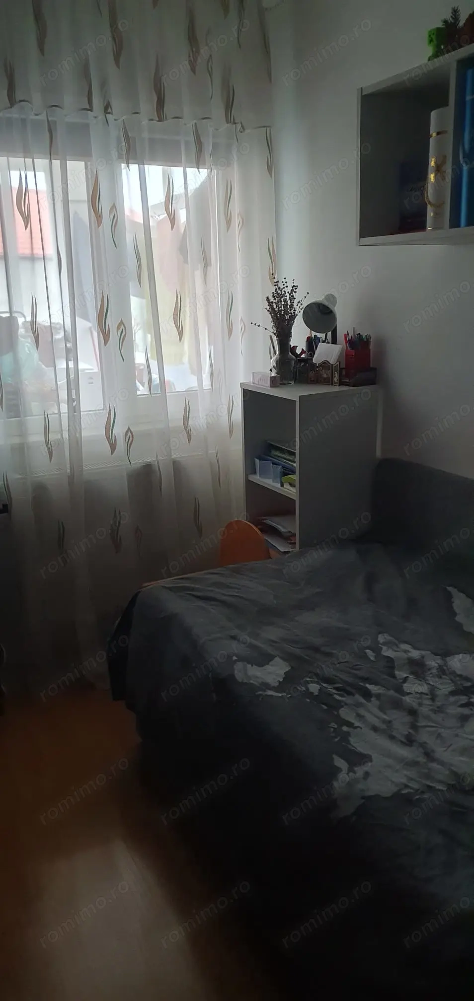 Vand apartament 3 camere decomandat in Mioveni centru