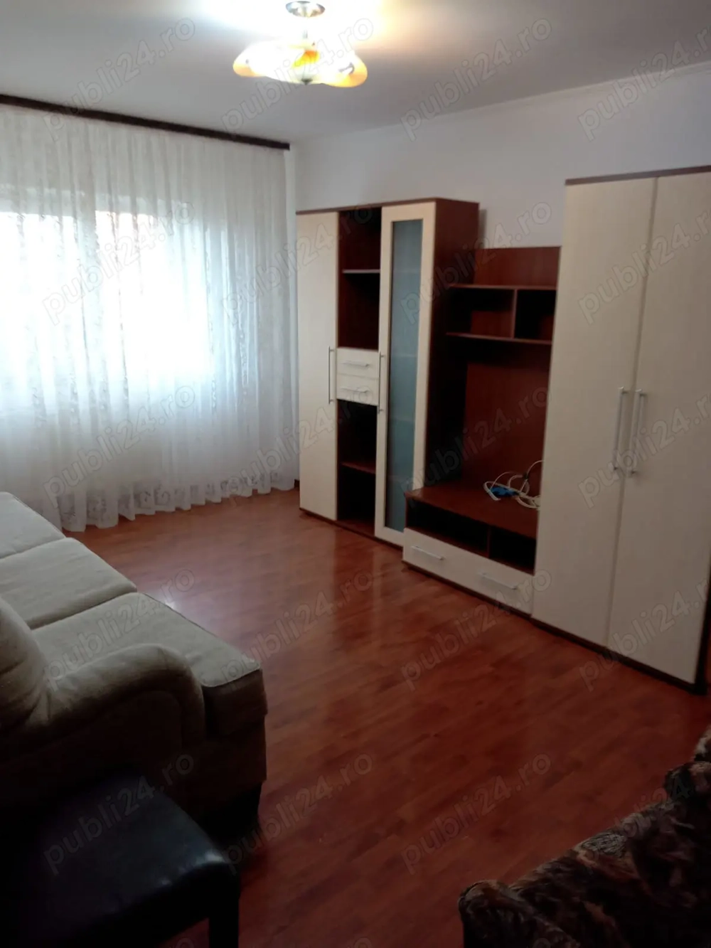 Închiriez apartament 2 camere decomandat  Mioveni