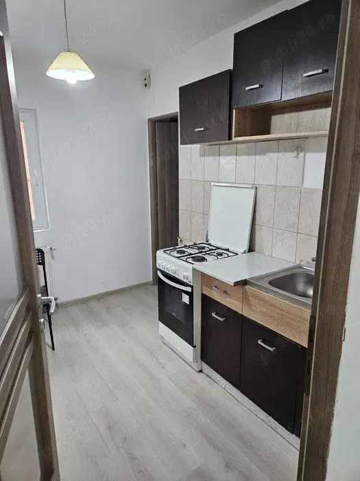 Apartament 2 camere Steaua decomandat amenajat etaj 3 ocupabil imediat