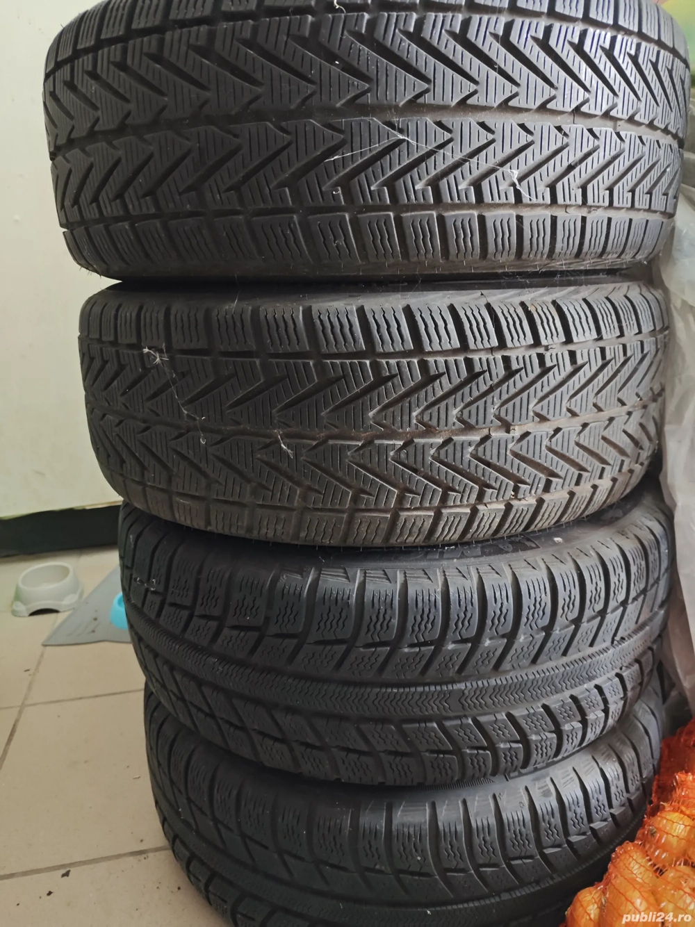 Set 4 jante cu cauciucuri 215/55/R16 (Michelin si Vredestein 