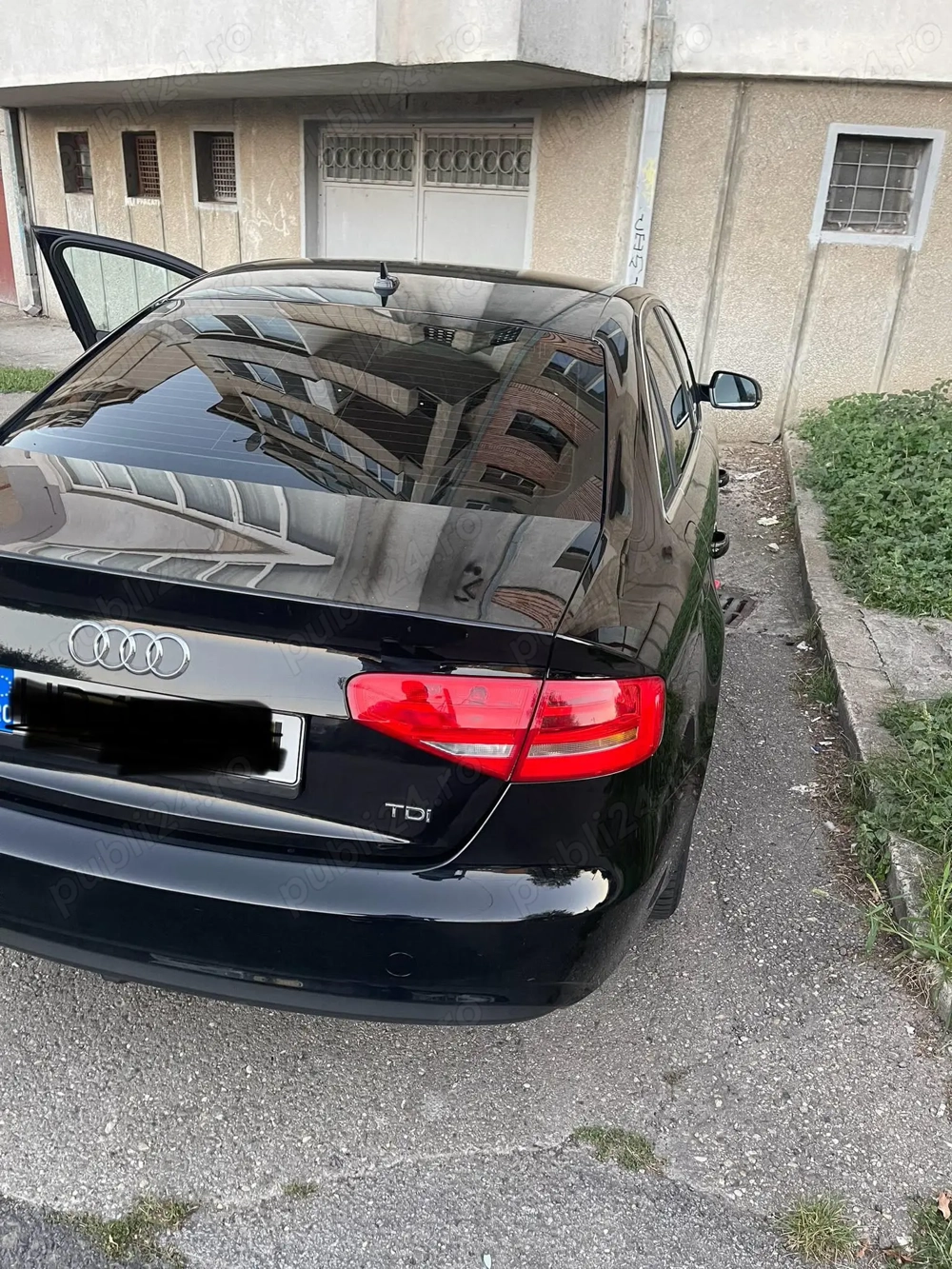 Vand Audi A4 B8 Facelift   2.0 TDI, 2012,nu accept schimburi !!!