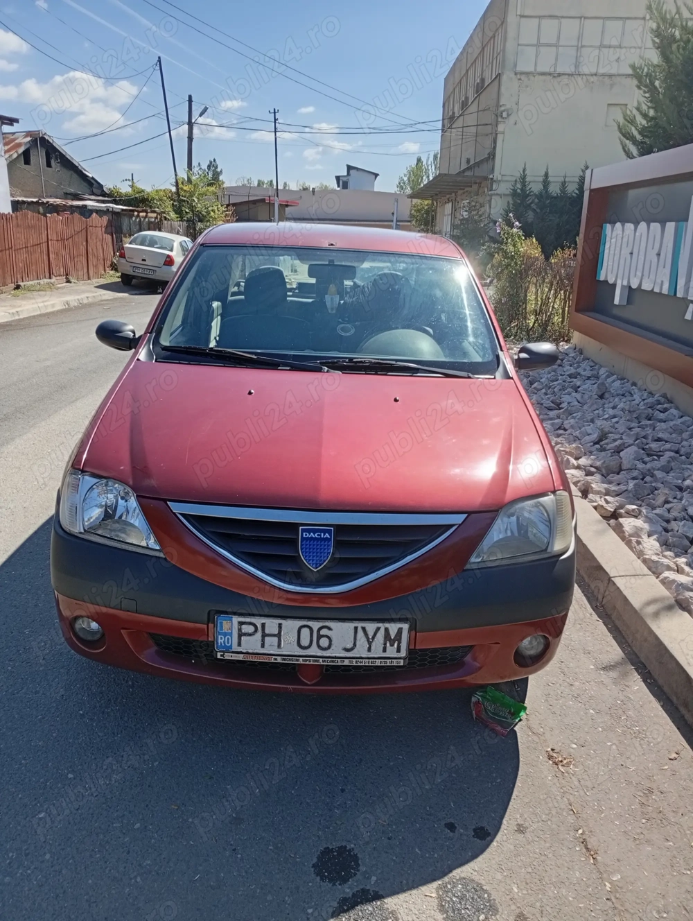 Vând mașină Logan 