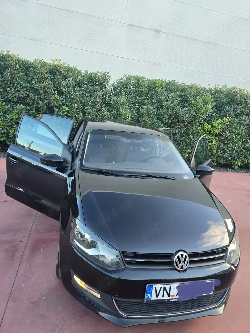 Vând Volkswagen Polo 