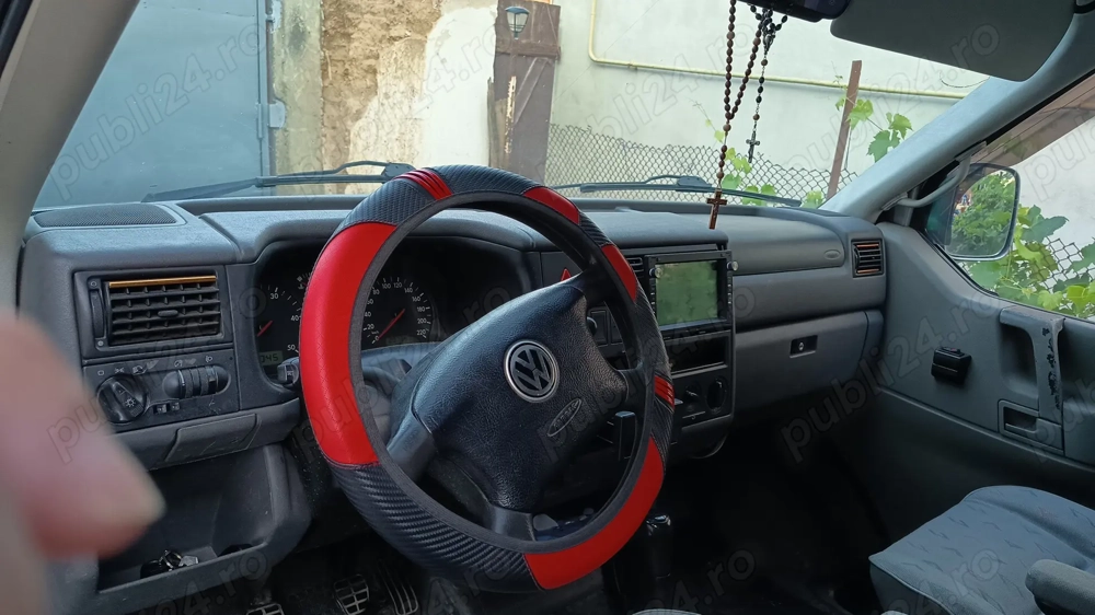 Vand microbuz T 4 cu 5 locuri autoutilitară 