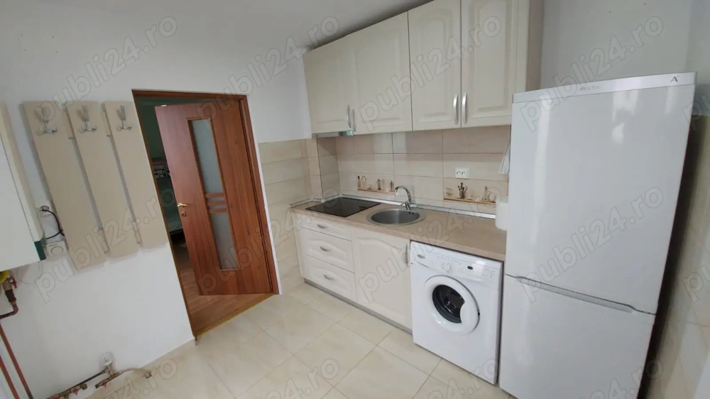 Garsoniera de inchiriat ultra central 23 mp , Str.Traian , la Curte !