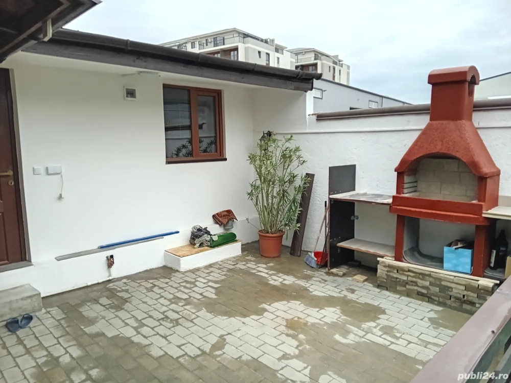 închiriez camera la curte închiriez camera la curte