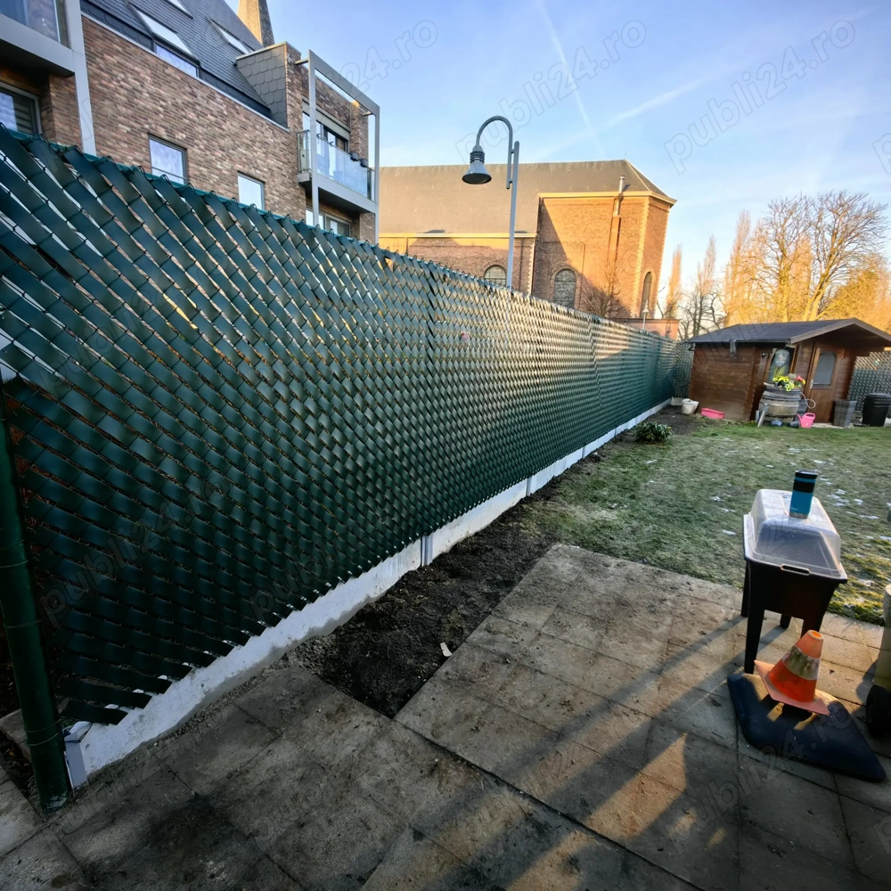 Gard cu placă de beton și plasă de sârmă protejată PVC