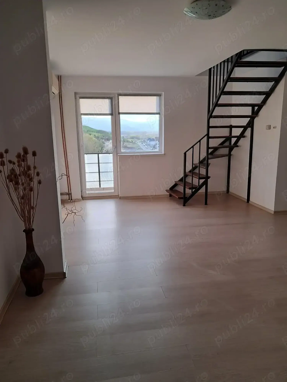 Apartament 3 camere , 115m2 , Sibiu .Tip mansarda, Zona Tilisca