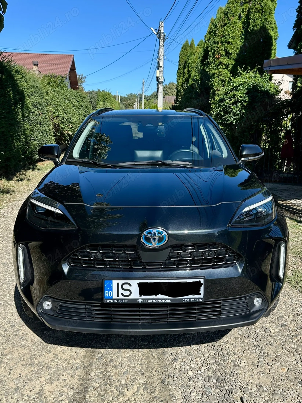Toyota Yaris Cross Exclusive ( varianta top)  ca nouă 35.000 km