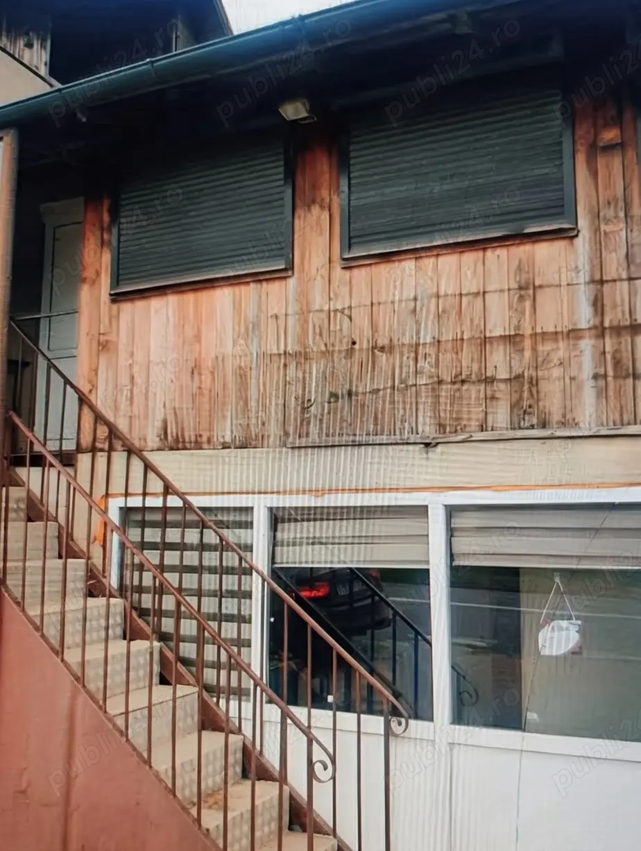 Închiriez spațiu comercial stradal 