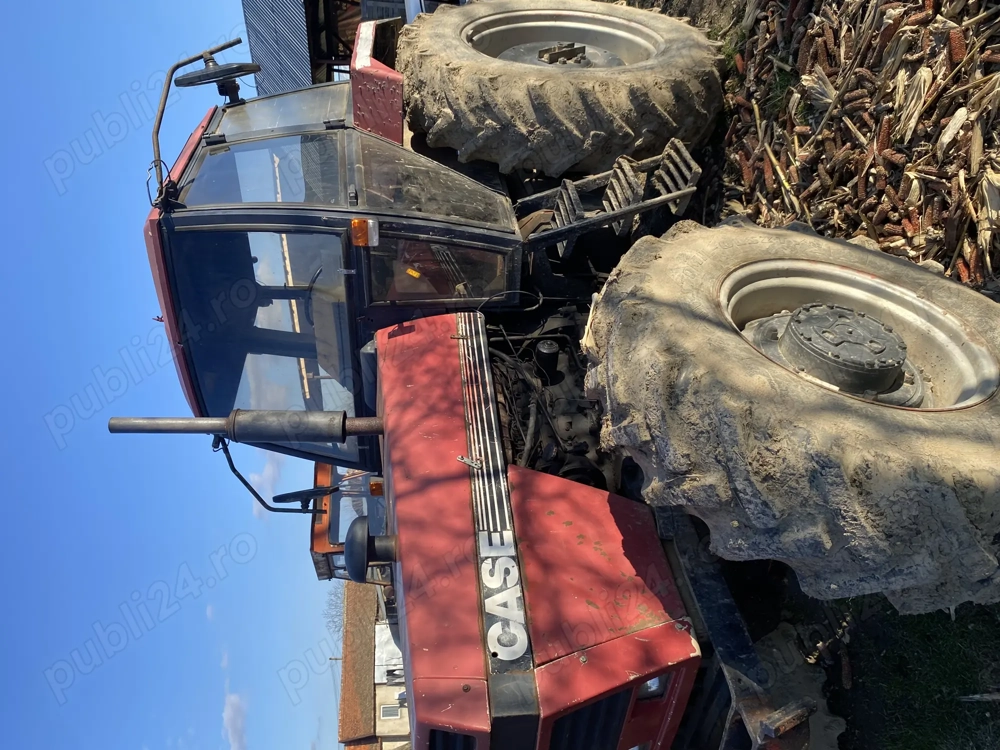 Vând tractor Case