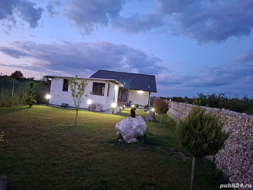 Proprietar vând casă la 2 km de Trivale