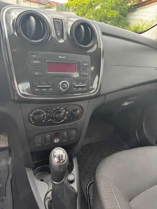 Vând logan benzina an 2018