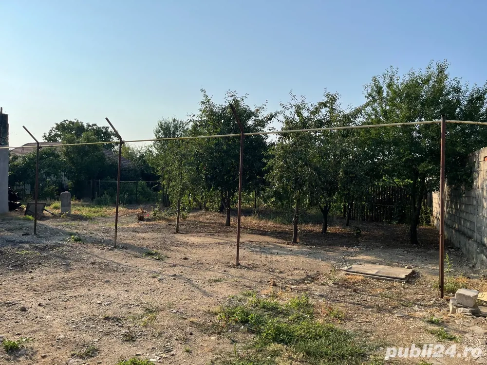 Teren intravilan de vânzare