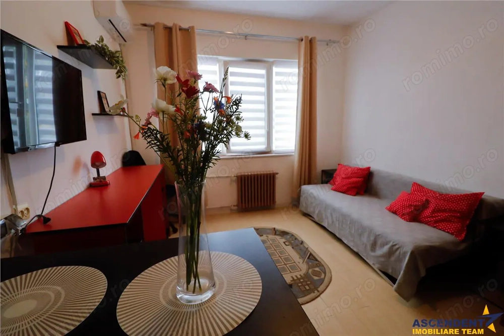 Tur 3D! Mica rezidenta,luminoasa,mobilata, accesorizata,loc parcare,Tractorul, Brasov